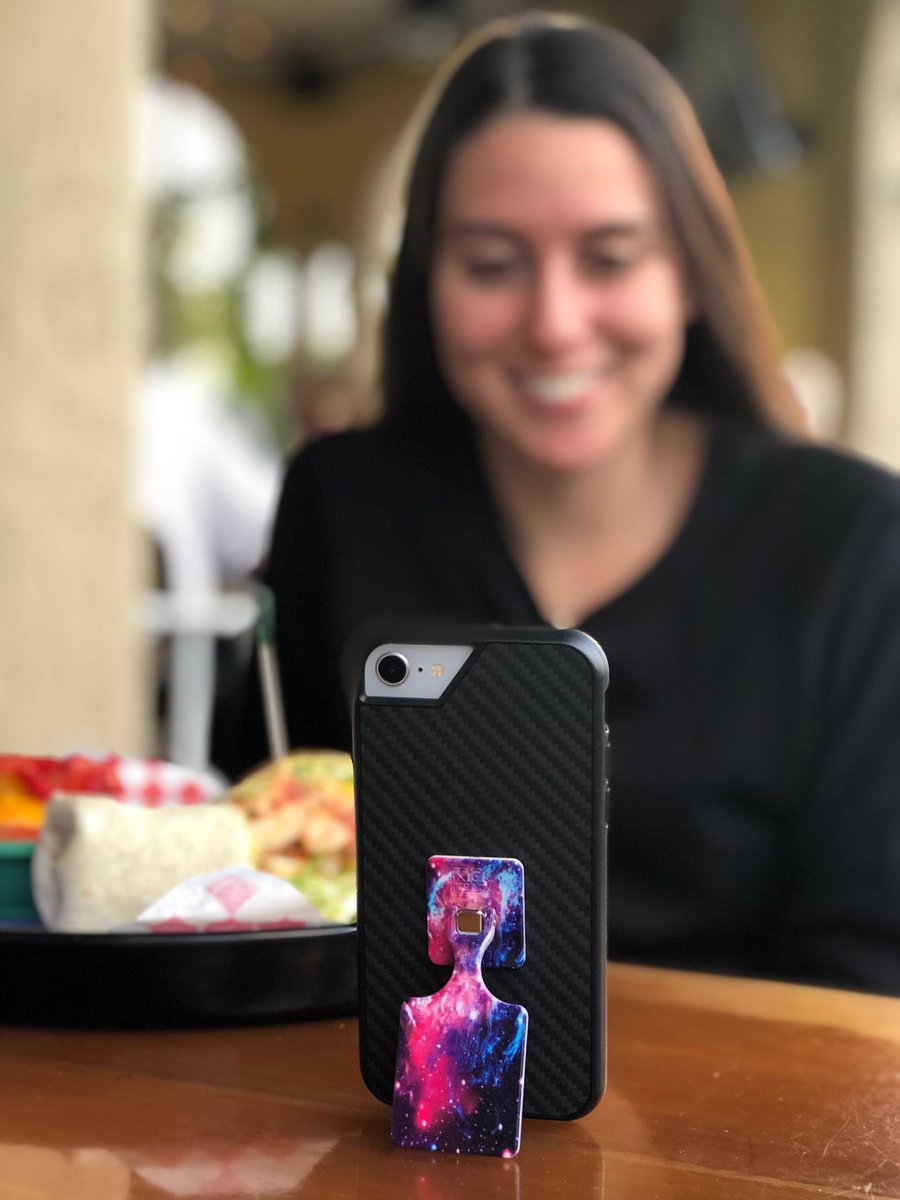 KickBack_Stand's tweet photo. FaceTime with friends at lunch with @KickTrack - The Original Phone Stand & Phone Grip! #kicktrack #phonestand #phonegrip #videochat #friendship https://t.co/9PJr7yIwVU