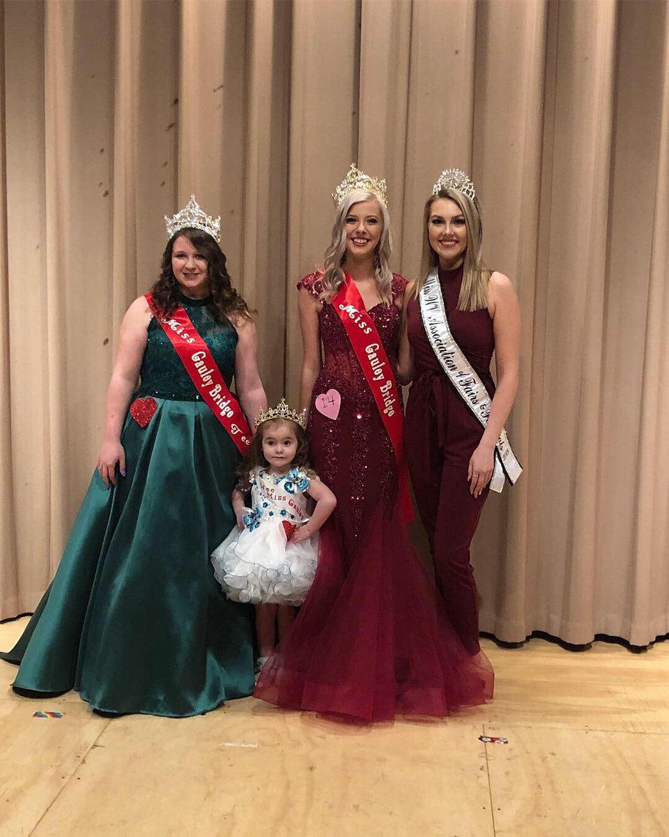 wvaffqueen's tweet photo. Today I had the opportunity to judge the Gauley Bridge Celebration Pageant! It was fun being on this side of the stage 👑 #wvaff #wvaffqueen https://t.co/PzR3Hzz9cf