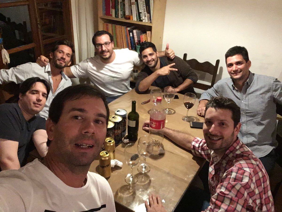 prettyboytenis's tweet photo. Juntada de amigos ..... https://t.co/mrBbckoTvd