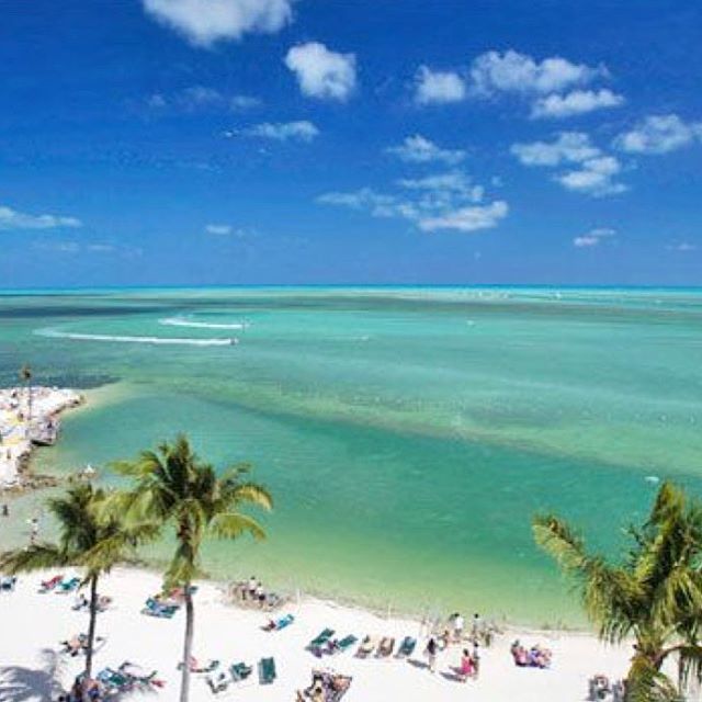 IslandTrendz's tweet photo. Sunday Funday @postcardinnholidayisle! Stop in for all your Sunday Funday Essentials. #islamoradashopping #islandstyle #beachtobar #boutiqueshopping https://t.co/DG8arjrtW8 https://t.co/jLZiQ5bFNh