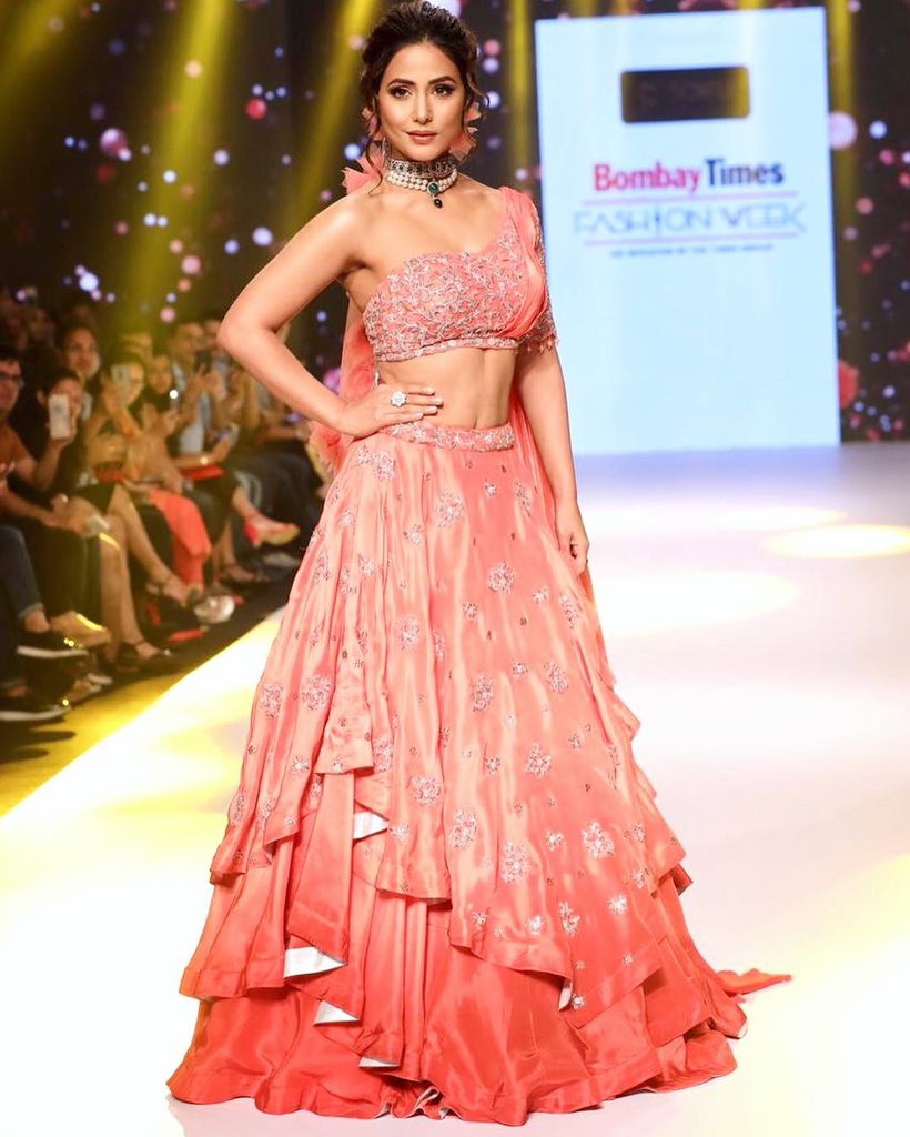eyehinakhan's tweet photo. Everyday is a fashion show and the world is my runway😎💃 @TimesFashionWk @ipriyanksharmaa #sonalijain https://t.co/vasiRQheEz