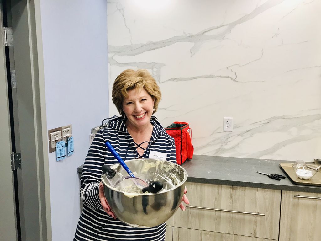 cookswarehouse's tweet photo. Today’s the last day to get 15% off your class registration using code FLOWERS19. We’ve got an amazing lineup of chefs this quarter, don’t miss out! #cookswarehouse #cookingclasses #tcwclass #discount https://t.co/4ZFkMKqvcW