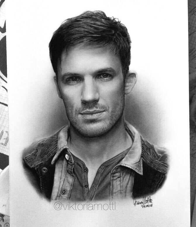 IAmSBlunt's tweet photo. @Fayestardust @sketchingwitch 30 Days of #Timeless Day 12:

Favorite Fan Art #3

I love these beautiful sketches by @viktoriamottl ❤ #SaveTimeless https://t.co/tuhr3i5BTx