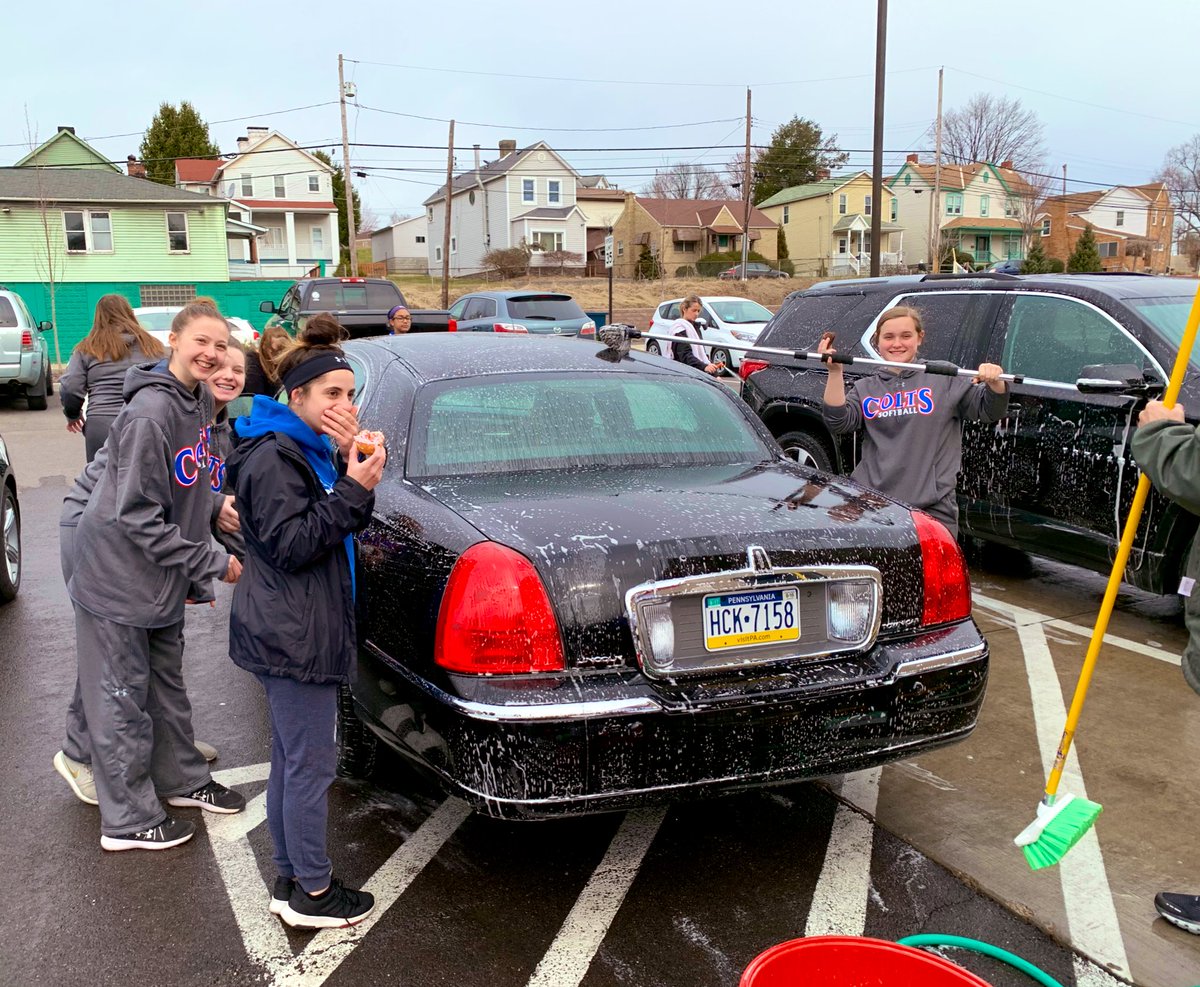 cvsb_gocolts's tweet photo. PSA: CAR WASH, PEOPLE!!! THE COLTS ARE HOLDING A CAR WASH!!!!!!!! We’re here at @oreillyauto in Heidelberg (next to Marathon) from 10-2! 🚗💦🧼 Stop by to support the HS &amp; MS softball teams! https://t.co/wGltncDSSx