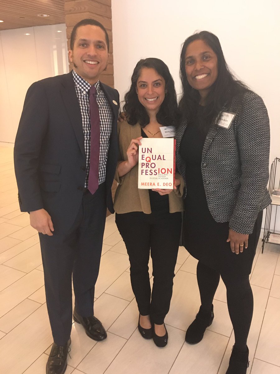 meeradeo's tweet photo. Thanks for the book love, #NPOC19! @TonyVarona and @AUWCLDean brought us together to nourish our souls. https://t.co/nHAqKXY4vt