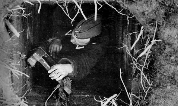 SirWatson_Watt's tweet photo. The Great Escape 75 years on:  
76 Commonwealth servicemen escaped from Stalag Luft III in 1944 in the most ingeniously planned POW operation of the war - but 50 of them paid the ultimate price.
https://t.co/ncdyxlIgu5 
#GreatEscape75 https://t.co/steBuUDZRF