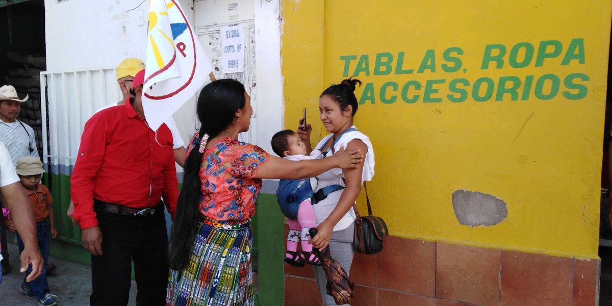 GtMlp's tweet image. #ThelmaCabrera invita a la población a votar por el instrumento político #MLP vamos a revisar los contratos que privatizaron nuestros bienes, por Dignidad los tenemos que recuperar.