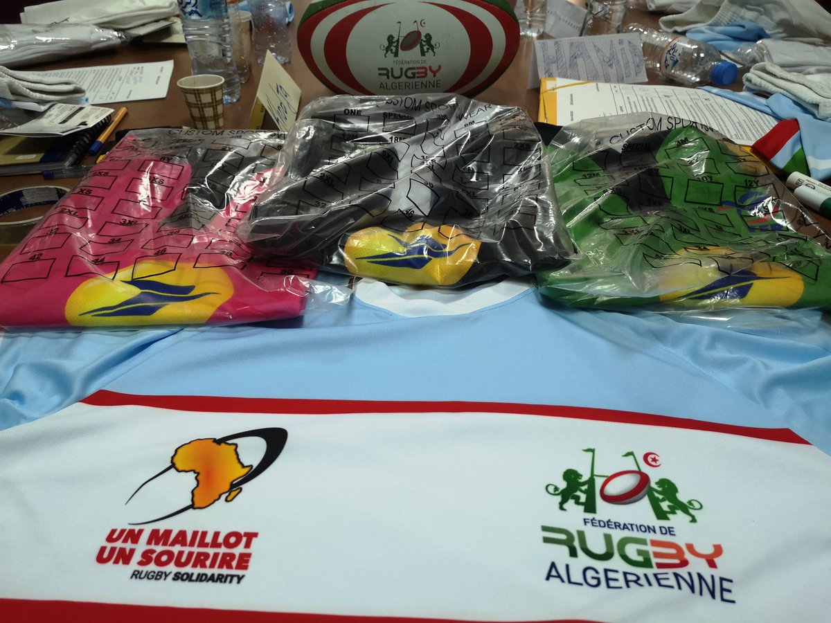 #UnMaillotUnSourire soutien le développement en Afrique 🏉
Très fier d'aider l'arbitrage et le rugby 🏉 à notre façon
#Solidarite #Partage #Fraternité