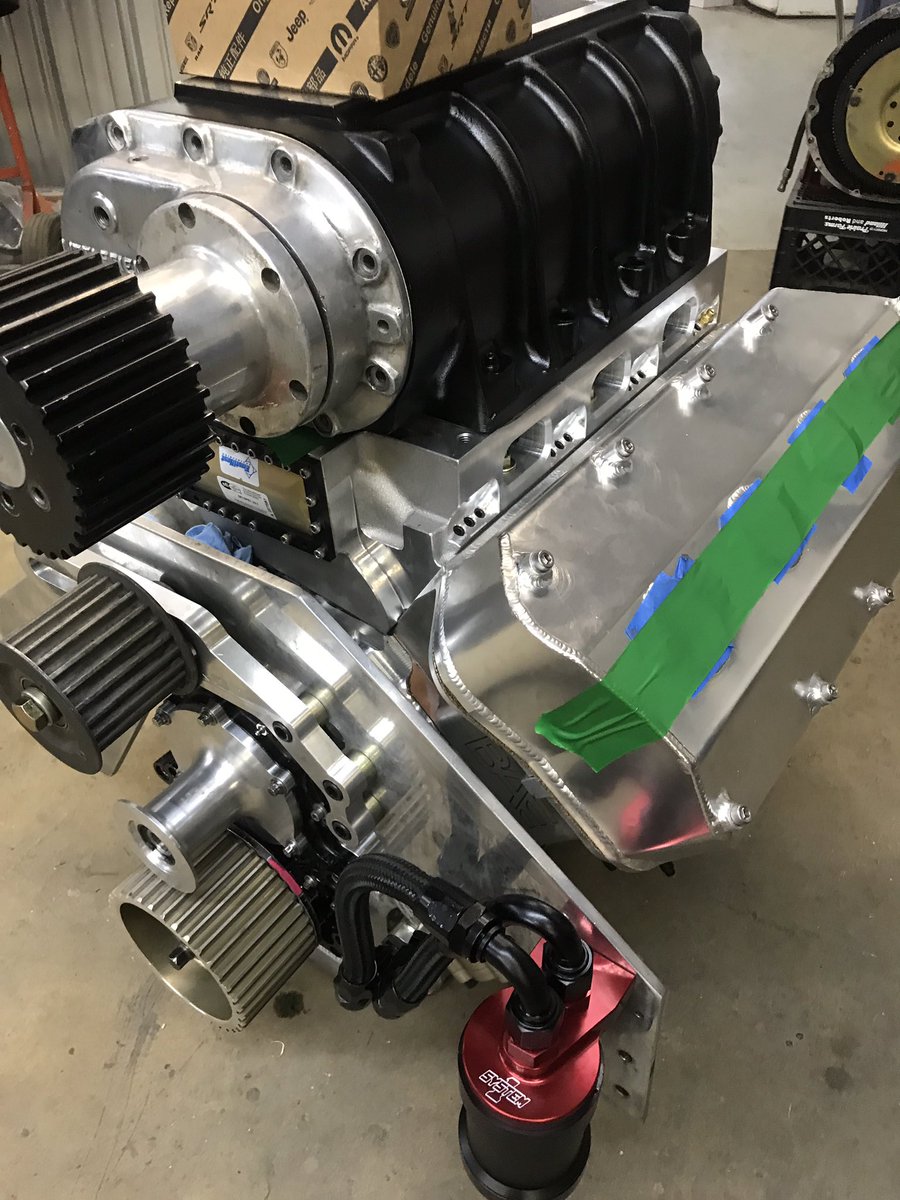 JoeZolper's tweet photo. Not everyday you and your wife build her a blown Hemi for her race car!👍now to install it.#hemi #SundayMorning #SundayMotivation https://t.co/61vBYUVuDr