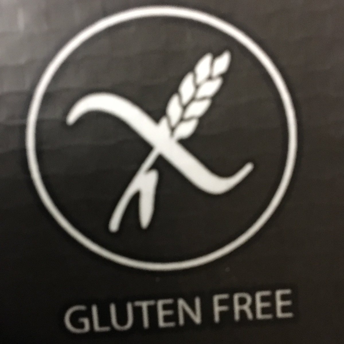 Our #worldfirst #veteran #mash is not only highly palatable and nutritious - it’s also #glutenfree - making it perfect for #sensitive horses and highly sympathetic to the equine digestive tract. #staytuned #goldenwhat? #onlykeyflow