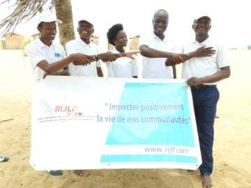 BeninRijlf's tweet photo. CAUSERIE D'ECHANGES ENTRE MEMBRES DU RIJLF-BENIN 

Initiée par les femmes du RIJLF-Bénin pour commémorer l’édition 2019 de la JIF couplée avec celle de la Francophonie, une causerie-débat a eu lieu samedi 23 mars 2019 à Fidjrossè-Plage/Cotonou. https://t.co/hkLUITtdwm