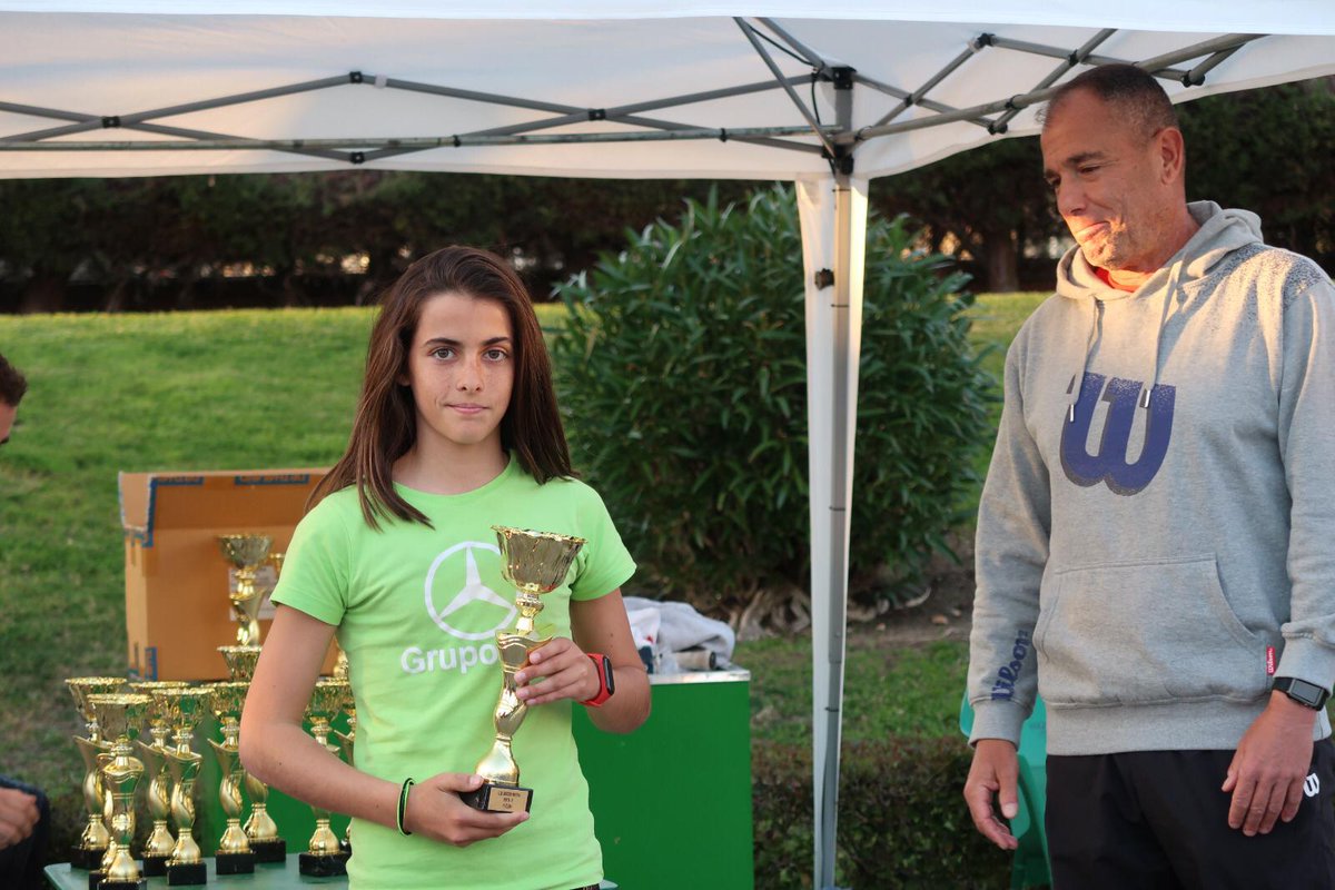 tenistasmadrid's tweet photo. Ana López Torres ha ganado el torneo de BREZO OSUNA-CORREDOR
Infantil Individual femenino
¡¡¡Enhorabuena Ana!!! El proyecto "Tenistas de Madrid" empieza a dar sus frutos
#tenistasdemadrid @GrupoItra @HangarPadTenis #itratennisteam https://t.co/rS6jaLjjTo