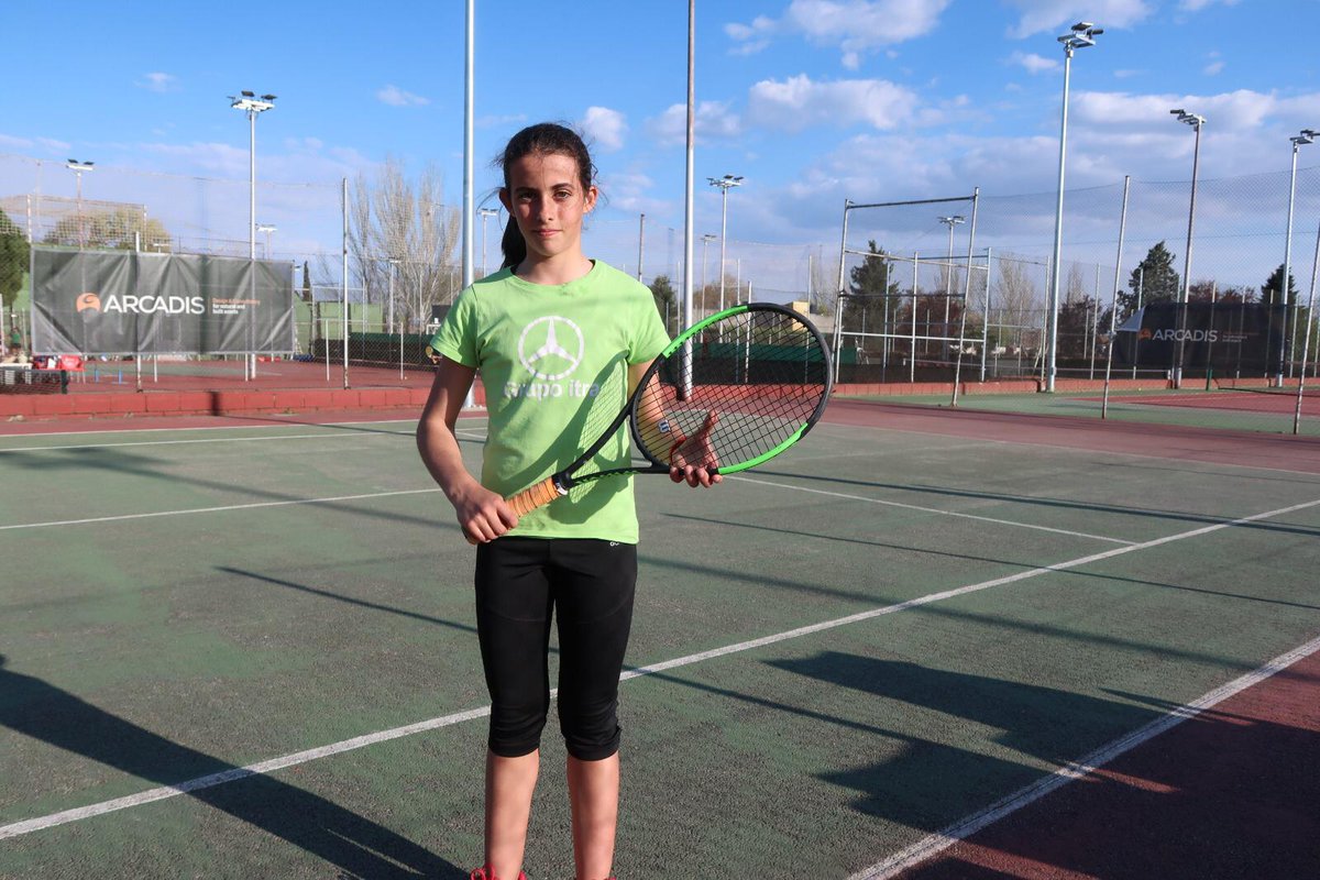 tenistasmadrid's tweet photo. Ana López Torres ha ganado el torneo de BREZO OSUNA-CORREDOR
Infantil Individual femenino
¡¡¡Enhorabuena Ana!!! El proyecto "Tenistas de Madrid" empieza a dar sus frutos
#tenistasdemadrid @GrupoItra @HangarPadTenis #itratennisteam https://t.co/rS6jaLjjTo