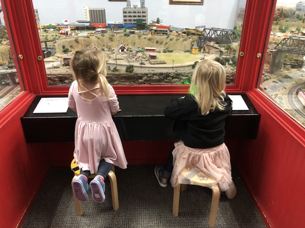sydgrud's tweet photo. Spent spring break at home with family and my favorite kiddos #106SpringBreak19 @UNKearney @UNKBiol106 https://t.co/G7JunoQ6c2