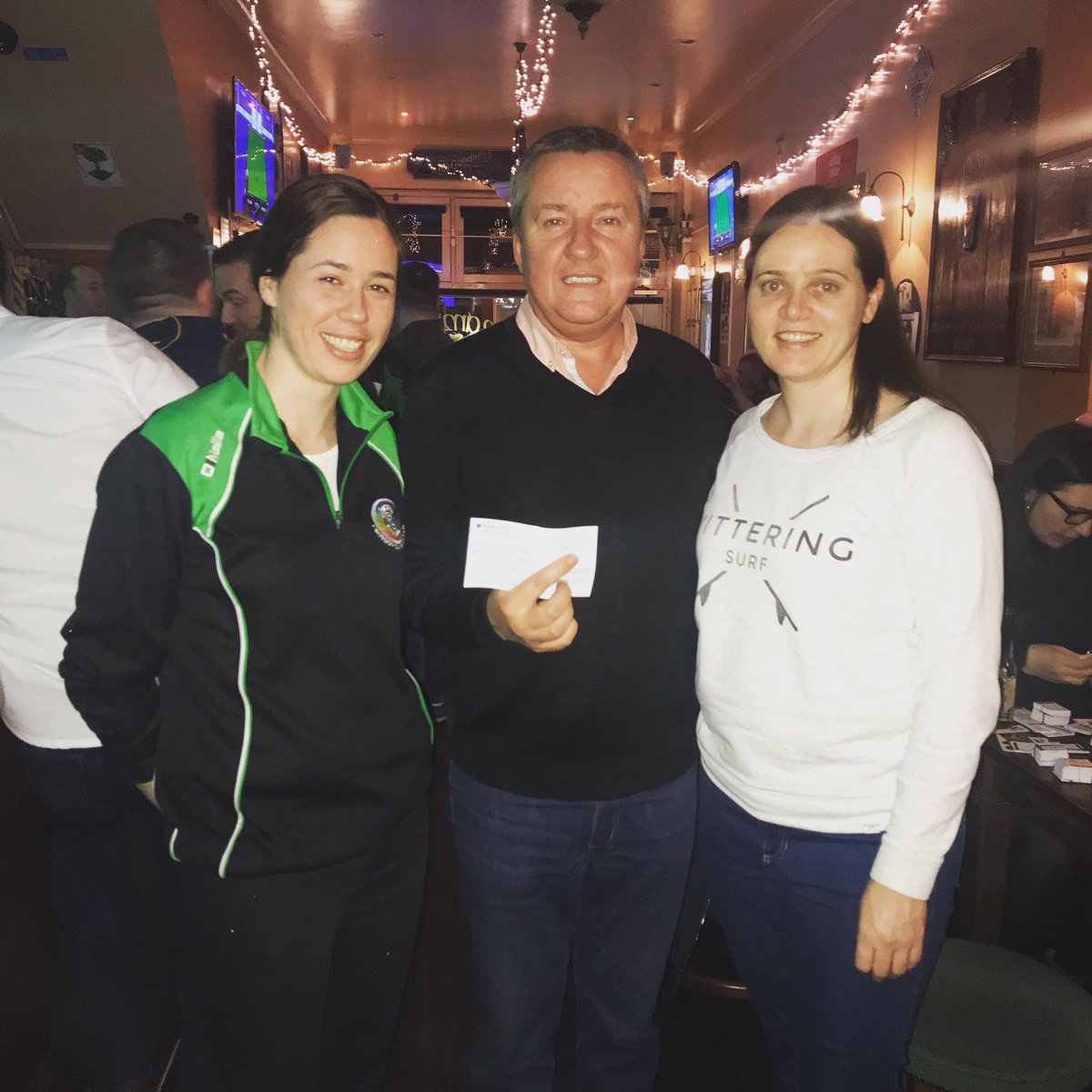 croydoncamogie's tweet photo. Massive thank you to our sponsors @RambleTooting for their continuous support. Great help to start off what's hoping to be a fabulous year for Croydon Camogie #CCC #Rambleinn https://t.co/5kIibVkkro