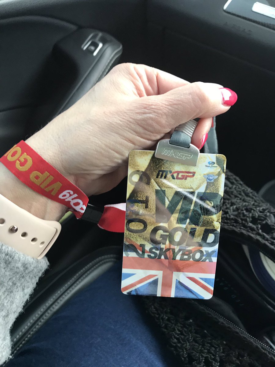 star3766's tweet photo. VIP gold Skybox. Wonderful weekend #MXGPGreatBritain  #matterleybasin #funtimes https://t.co/Fsd4kOGwOQ