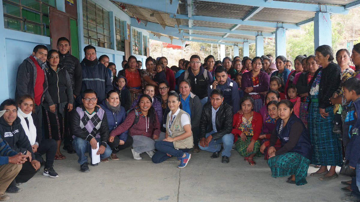 Se realiza el viernes 22 de marzo 'FERIA INFORMATIVA DE SALUD Y NUTRICION', enfocada a madres de niños en edad escolar en el caserío Sacbech del municipio de Santa Bárbara, Huehuetenango en coordinación con la COMUSSAN, abarcando: Alimentación  saludable, agua y saneamiento, etc.