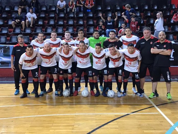 Con un flojo primer tiempo el rojinegro se fue al descanso con un 4-2. En el segundo se vio la mejor cara del equipo así todo no alcanzó y fue derrota por 8-4 contra un gran rival.
Esto recién arranca, y vamos a dejar la vida por los colores 🔴⚫️