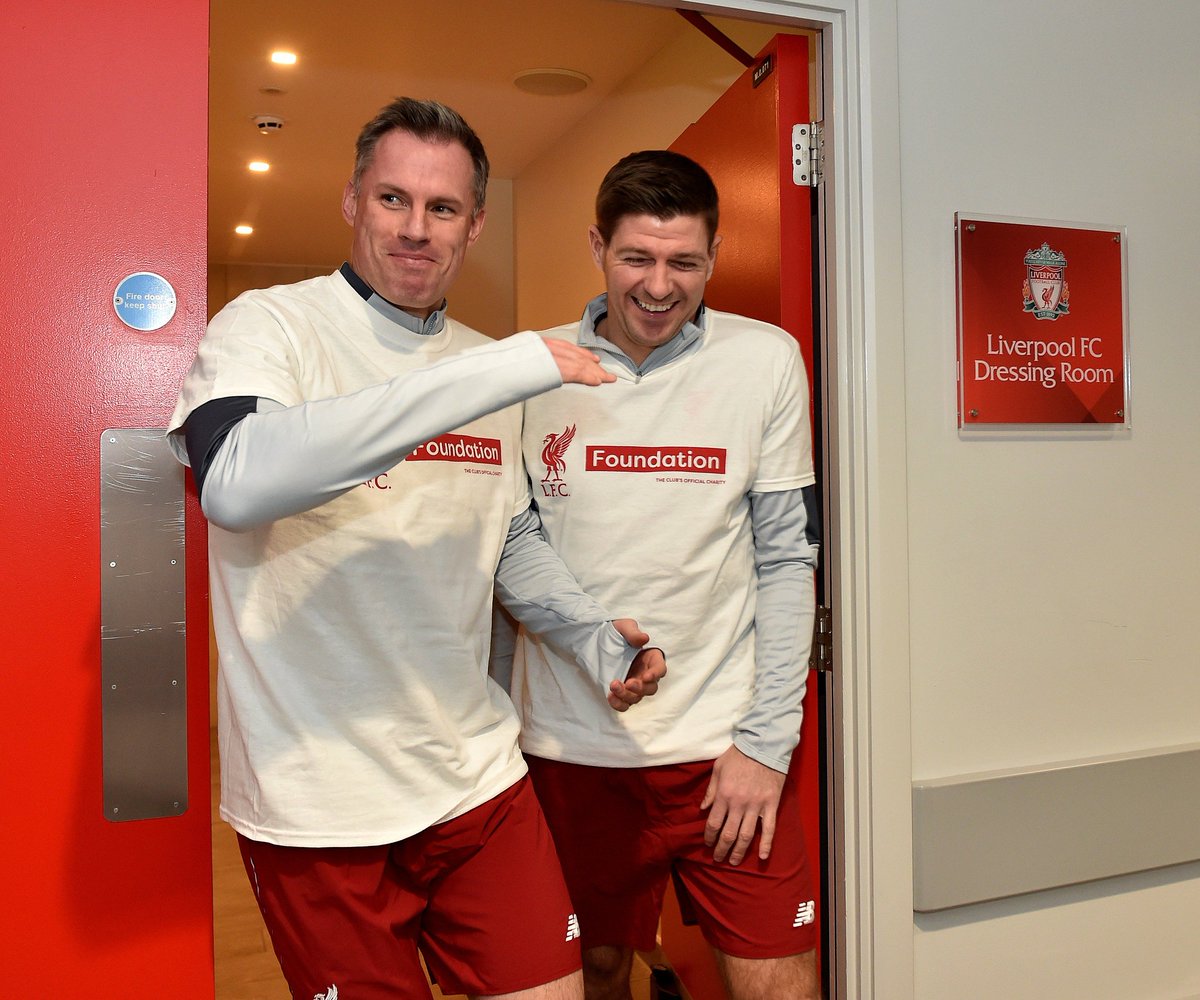 AnnieHarte21's tweet photo. Two #Legends playing for #LFCLegends Love this picture ❤ @Carra23 #StevieG #missthesetwo🔴 😪 https://t.co/9QmJNMNcSS