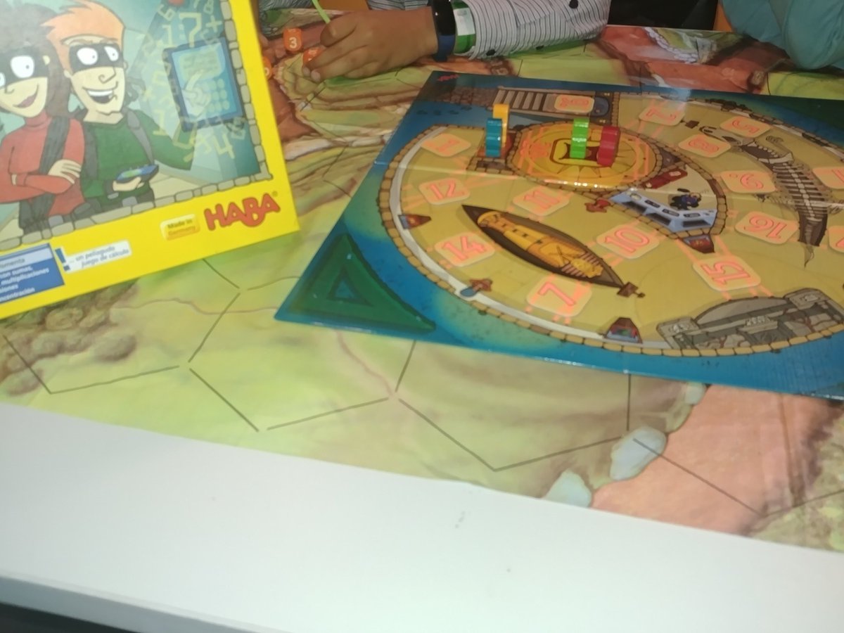 Cazumeeples tweet media