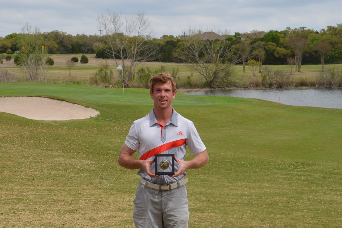 TexasGolfAssoc's tweet photo. Austins' Devin Young wins the #SouthMidAm presented by #ImpactPrecisionGolf by two shots after stellar final round. Kurtis Lilley of Cypress earned Mid-Master honors. 

Thank you to @GreyRockGCATX for hosting.

For full recap and results https://t.co/vkvtfMIbMf https://t.co/5cSZGQJjpi