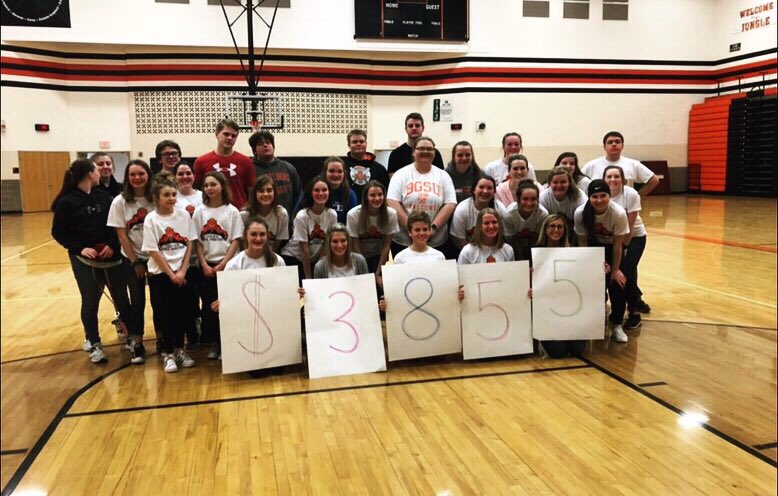 dm_bgsu's tweet photo. Over this last week, 3 schools hosted their own Mini Marathons to raise money for Mercy Children’s Hospital! Defiance, Rossford, and Seneca East raised a grand total of $13,853.20 FTK!!🤩✨ #MiniIsntMini #FTK #ForMoreBirthdays https://t.co/s5CtQFo9aU