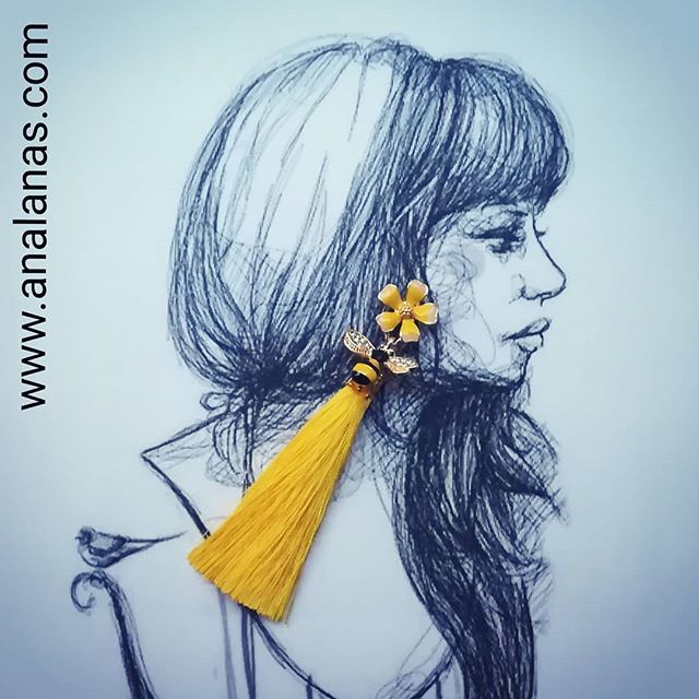 ana_lanas's tweet photo. Sencillos, originales y muy ponibles 🌼🐝
.
.
#artesania #hechoamano #hechoamanoconamor #flores #margaritas #abeja #abejorros #flecos #borlas #flecostyle #ponteguapa #pendientes #romerias #feria #elrocio #feriadeabril #santaeulalia #beflamencabecool #f… https://t.co/j11XnNiEKI https://t.co/edmPtsIOUW