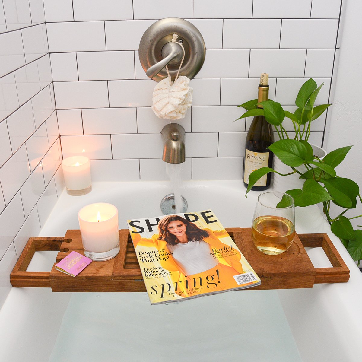 FitVineWine's tweet photo. Self-care Sunday looks good on us🍷🛀🤫. What does your #SundaySelfCare routine look like?
#FitVine #FitVineWine #DrinkClean #SelfCare #SHAPE #SHAPESquad #Chardonnay https://t.co/RAsNvctb1J