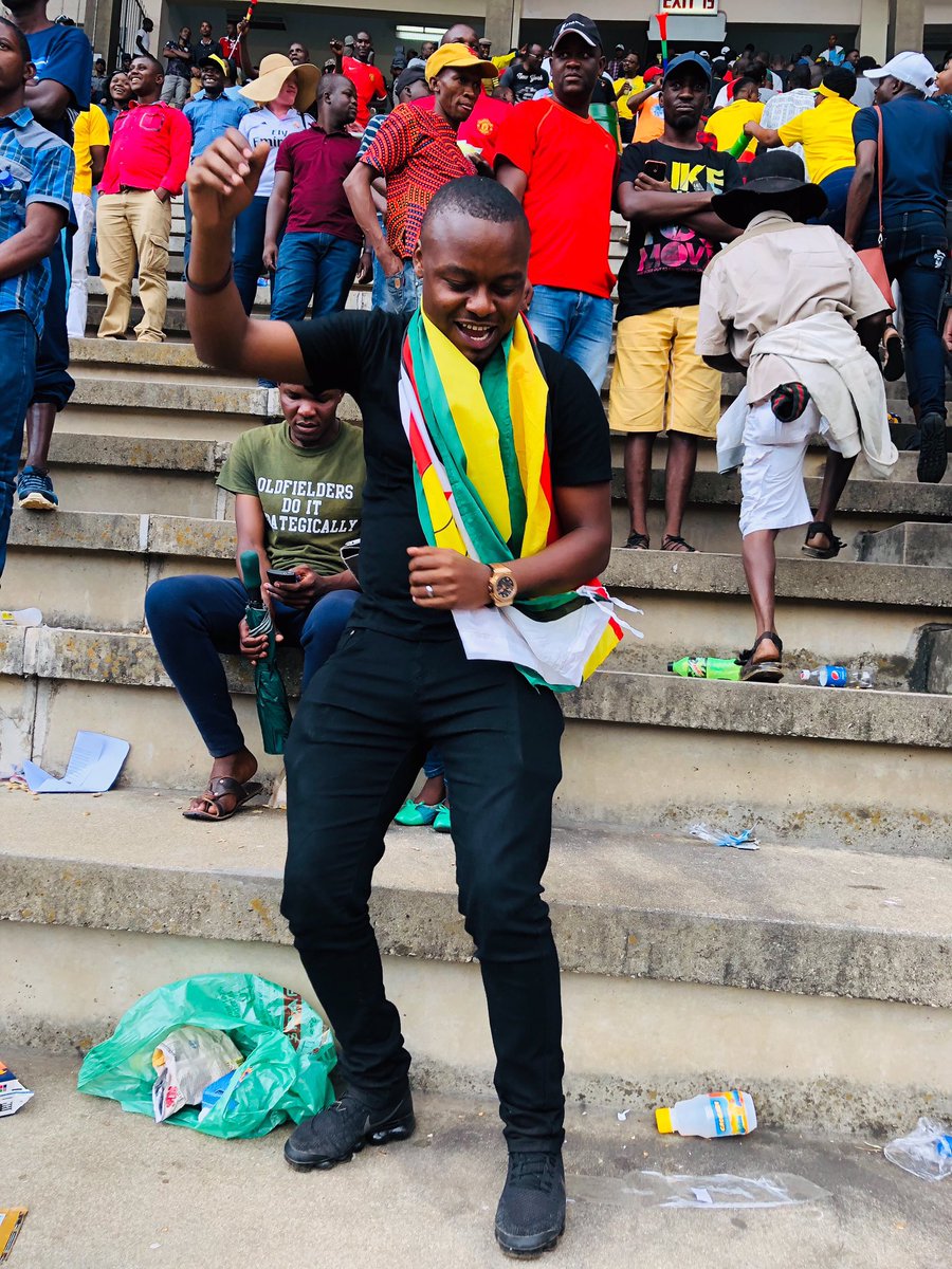 munyaedson's tweet photo. Well done 👍 #Warriors. Munodadisa “Go Warriors Go” 🇿🇼 #Egpyt
Ka dance kemunhu ane team yahwina.
#AFCON19Q #afcon2019qualifiers #afcon #ZimbabweVsCongo #Zimbabwe #thisflag🇿🇼 #dance #BlessedSunday https://t.co/BKWZIVEv4t
