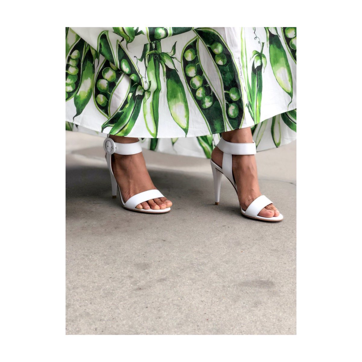 shopual's tweet photo. A nod to nature with @dolcegabbana 🌱 Make sure to drop in today to shop last day of weekend #promos ! #austintx #myUAL #shopUAL
___
Featured look from the TX location: @dolcegabbana dress sz 36, @gianvitorossi heel sz 35.5 & @rosantica_official necklace. https://t.co/spzw4EsALL