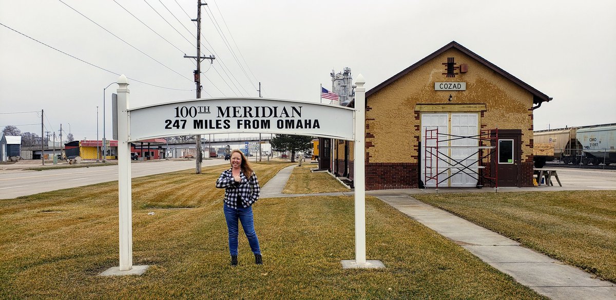 HeidiTown's tweet photo. Standing on the #100thMeridian in Cozad, the divide between #TheEast and #TheWest.
#USATravel #LincolnHighway #Nebraska
@NebraskaTourism https://t.co/dQsGDAQLCz