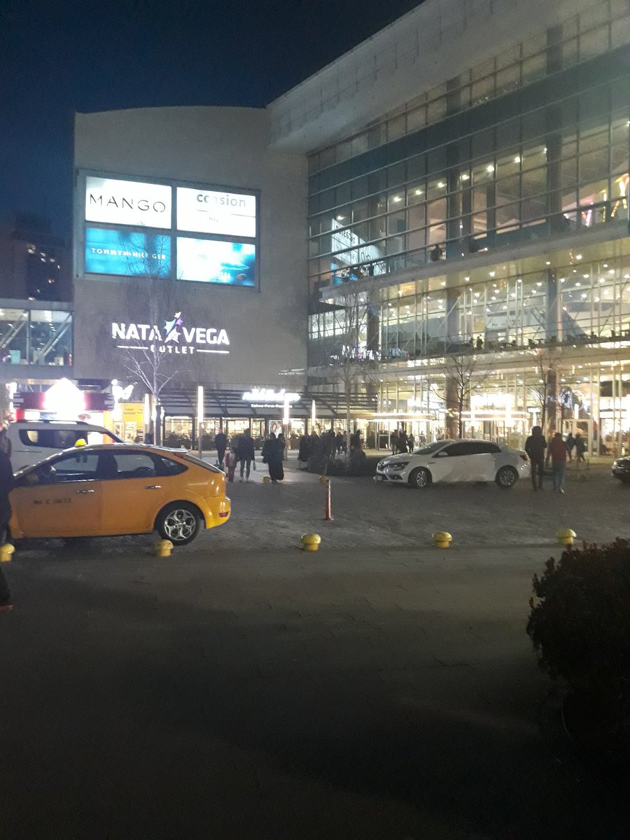 Varmı sert sikici arayan çiftler ve tek bayanlar.