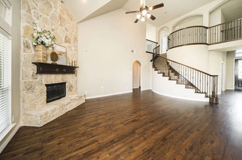 VisualStager's tweet photo. Home is where the heart is π
#visualstager #home #homedecor #homeinspo #homestaging #roomdecor #realestate #farmhouse #roomdesign #photography https://t.co/i2qKqhI6oA
