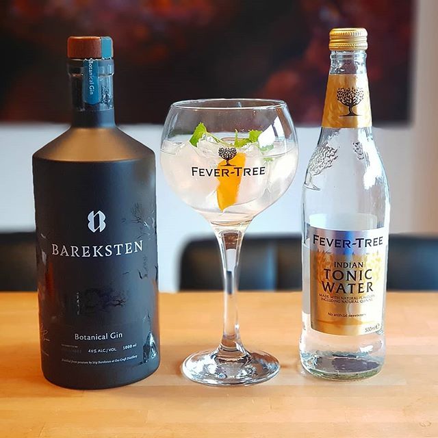 altomgin's tweet photo. A lazy Sunday with Bareksten Botanical Gin, Fever-Tree Indian Tonic Water, orange peel, thyme and lemon balm.
@barekstengin @bareksten @fevertreemixers @multibev
.
.
.
.
.
.
.
.
.
.
.
.
.
.
#bareksten #barekstengin #fevertreetonic #gin #tonic #gt #ilovegin #ginlovers #ginsta… https://t.co/OrIT8hWdDA