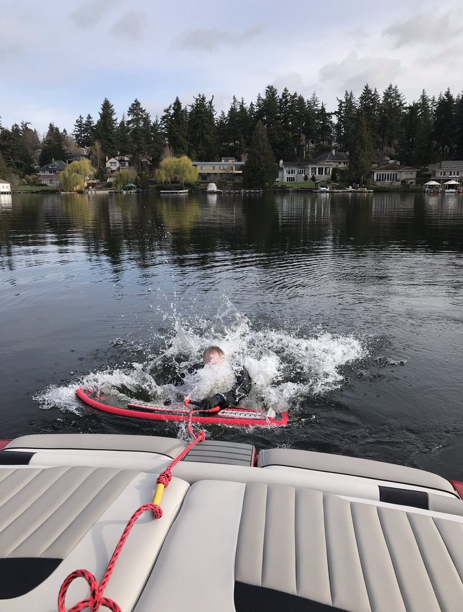 jshuey's tweet photo. First rider is in ... 

#LakeWA #WakeSurf https://t.co/Muat5pyq2i