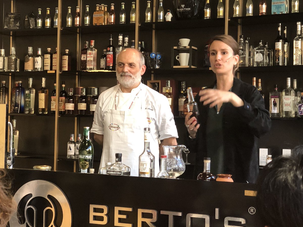 Upside down prospettive: a #identitadicocktail il piatto entra nel bicchiere con Corrado Assenza e Eleonora De Santis, brand ambassador di Bonaventura Maschio <a href="/PrimeUve/">Bonaventura Maschio</a> 
#igmi19