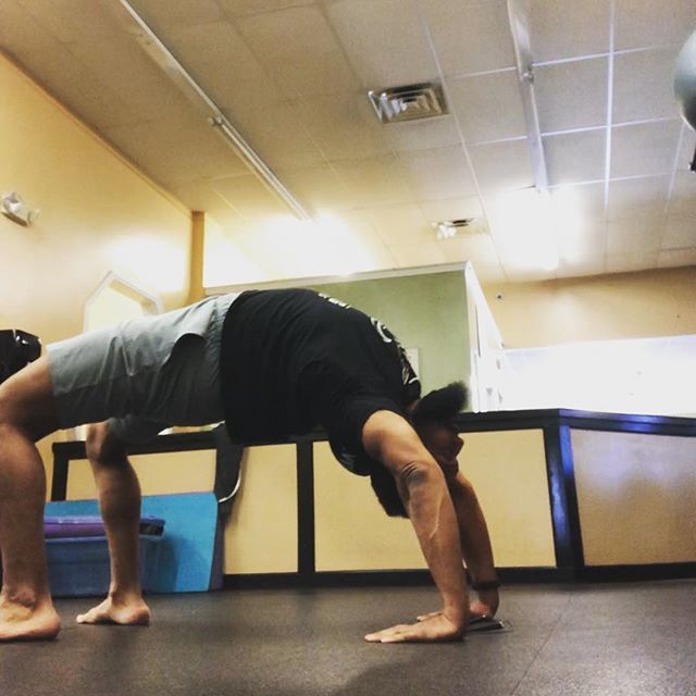PhoropterRaptor's tweet photo. I’m a wheel. .
.
.
#flexibilityexpress #wheelpose #yoga #gym #backbridge #stretch #bendy https://t.co/IVDKGba6c1 https://t.co/Qi9yRsfrnW