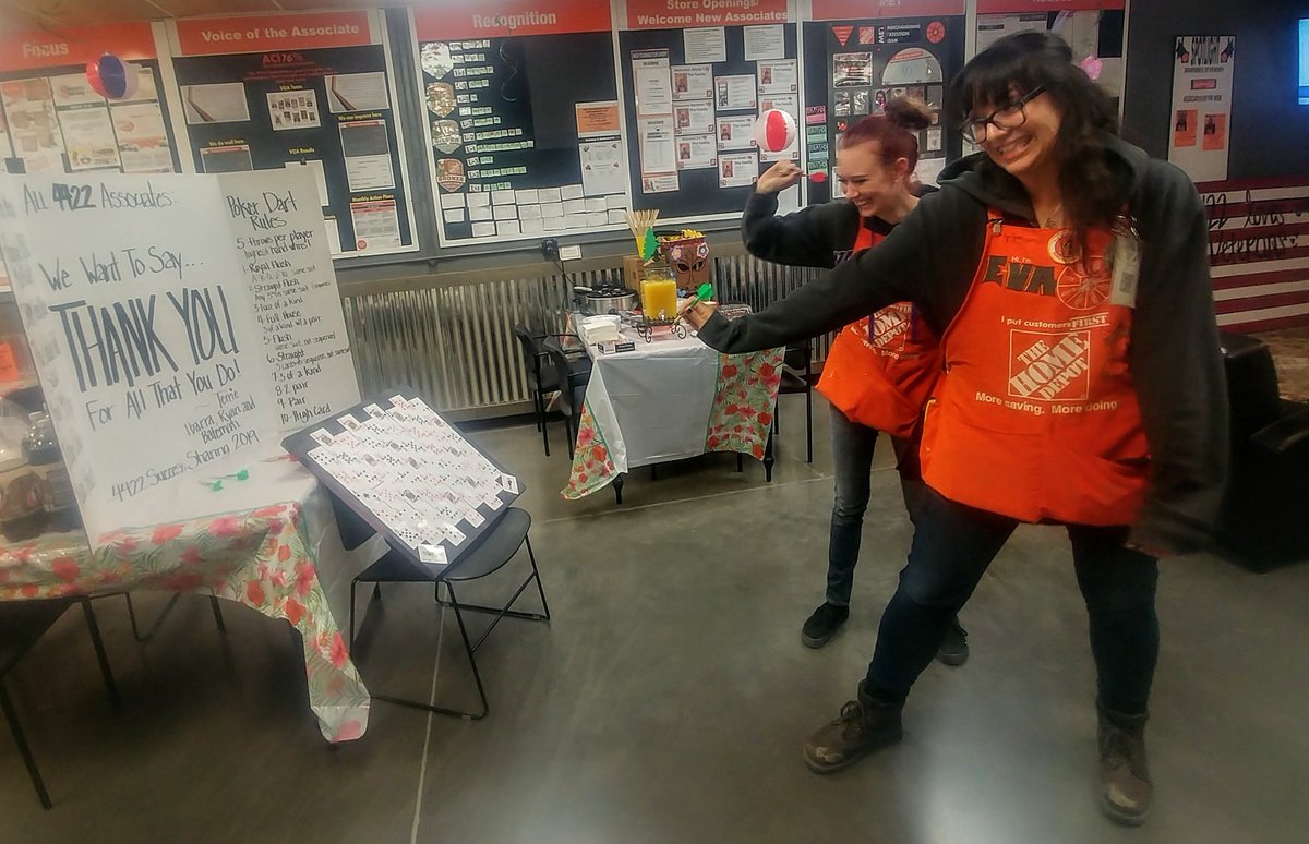 _bobbie_flores's tweet photo. Day 3 of SS! Homemade Food/ poker dart game from ASM @Terriecob!! #SuccessSharing2019 #thxteam #unstoppable4422 (Ron does 😃) https://t.co/ncbRKCcXlR