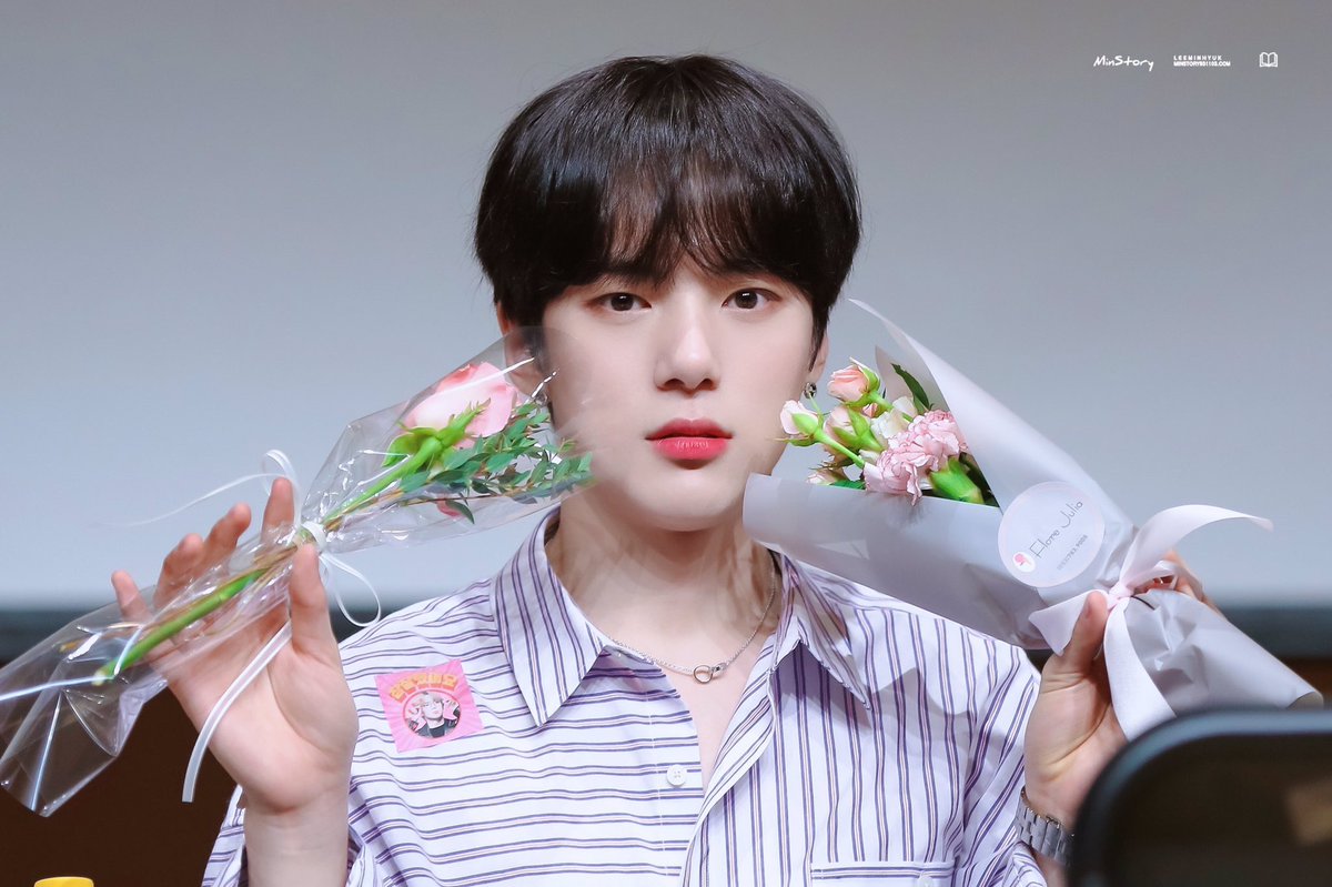 minhyukpic's tweet photo. 190316 — © minstory https://t.co/ujgGdCe2BQ