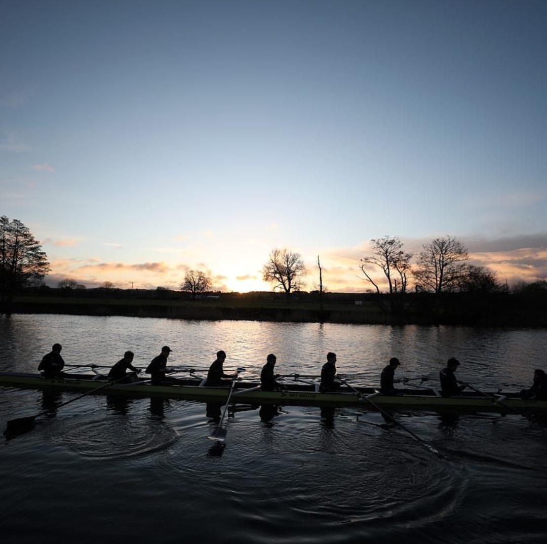 putneyexchange's tweet photo. Boat race fever is building up! Will you be watching on the banks of the river, or on TV on April 7th?
pic credit: @naomibakerphoto
#theboatraces #oxford #cambridge #ouwbc #oubc #cuwbc #cubc #darkblue #lightblue #theboatrace #rowing #row #rowers #rowingclub #rower https://t.co/EodURUrEQZ