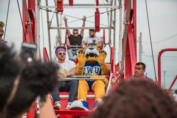 JWUPVDInvolved's tweet photo. Sliding into next week like… Happy Sunday, Wildcats! #InvolvedAtJWU https://t.co/VQ8rCd3A31