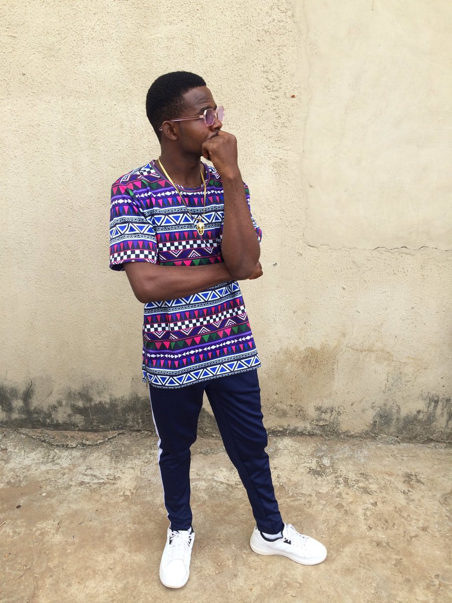 DeojisNG's tweet photo. Hi.. I Wish You Happy Sunday
#MODEL
#HypeDancer
#OnlineMarketer
#DigitalMarketer
#Actor
#RedCarpetHost
#Singer
#GhostWriter
#SongWriter
#LifeOfTheParty
#EnergeticPerformer
#CommercialModel
#MainlandBlockParty
#Deojis
#BenuesFinest
#Benue
#WaterBottle
#WaterBottleNG
#BottleWater https://t.co/FONKxHacyv