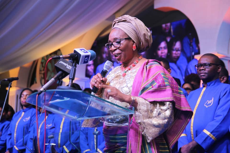 FirstBankngr's tweet photo. At FirstBank, our reasons for thanksgiving are endless!!!
Chairman, Board of Directors FirstBank, Mrs Ibukun Awosika taking the final Bible Reading as #FirstBankThanks #WovenintotheFabricofSociety #BeyondComparison #FirstBankat125 https://t.co/DFJ6Kfb1UM