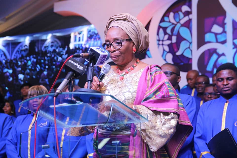 FirstBankngr's tweet photo. At FirstBank, our reasons for thanksgiving are endless!!!
Chairman, Board of Directors FirstBank, Mrs Ibukun Awosika taking the final Bible Reading as #FirstBankThanks #WovenintotheFabricofSociety #BeyondComparison #FirstBankat125 https://t.co/DFJ6Kfb1UM