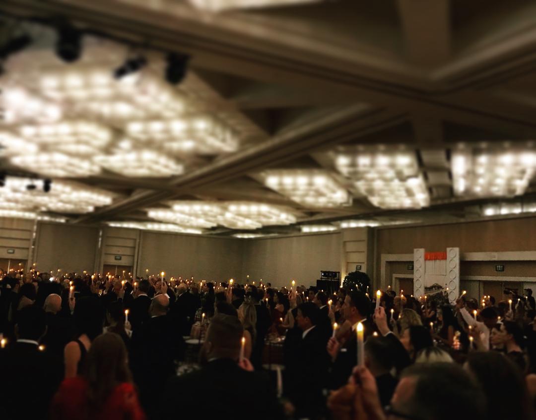 SullivanSaysSC's tweet image. Candles of hope at Hotel Irvine last night as City of Hope, Frank Di Bella honored Dr. Hazem Chehabi, Emile Haddad, focused on future in OC as part of Let's Be Frank About Cancer fundraiser. More in next sullivansayssocal.com @cityofhope @SteveChurm #FivePoint #CancerAwareness