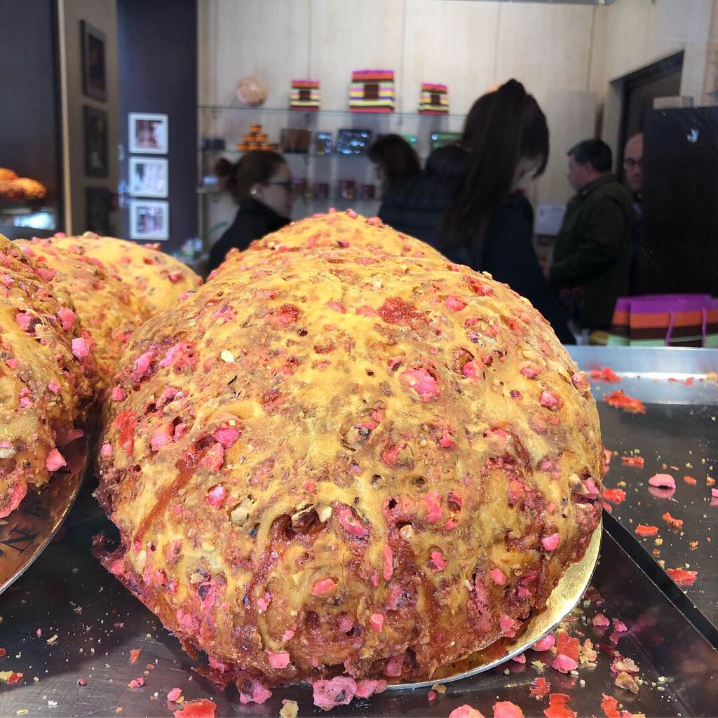 TDigested's tweet photo. Le printemps lyonnais ou la praline lyonnaise? 

#pralinerose #praline #palomas #pralus #almondcandy #localspeciality #lyon #gastronomy #gastronomie #foodculture #foodhunter #foodblogger #theworlddigested 
#プラリネ #プラリーヌ #アマンド #リヨン #フランス菓子 #伝統料理 #郷土菓子 https://t.co/6GuuJo6Y0M