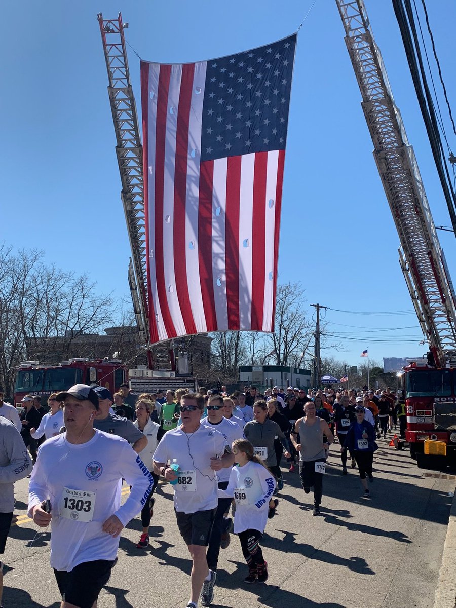 What a beautiful day for a great event , the 25th anniversary of        Charbo’s Run ⁦<a href="/florianhalls/">Florian Hall</a>⁩ . ⁦<a href="/MassStatePolice/">Massachusetts State Police</a>⁩
