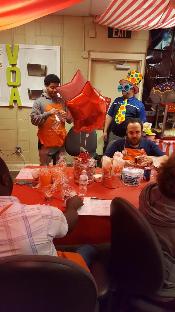 woboat1's tweet photo. Game time at 1603! #BuiltToBringIt #D164OrangeProud @MYoungson1603 @HDguyDE @TaiatTHD @b_mungul https://t.co/2bW324cvRL