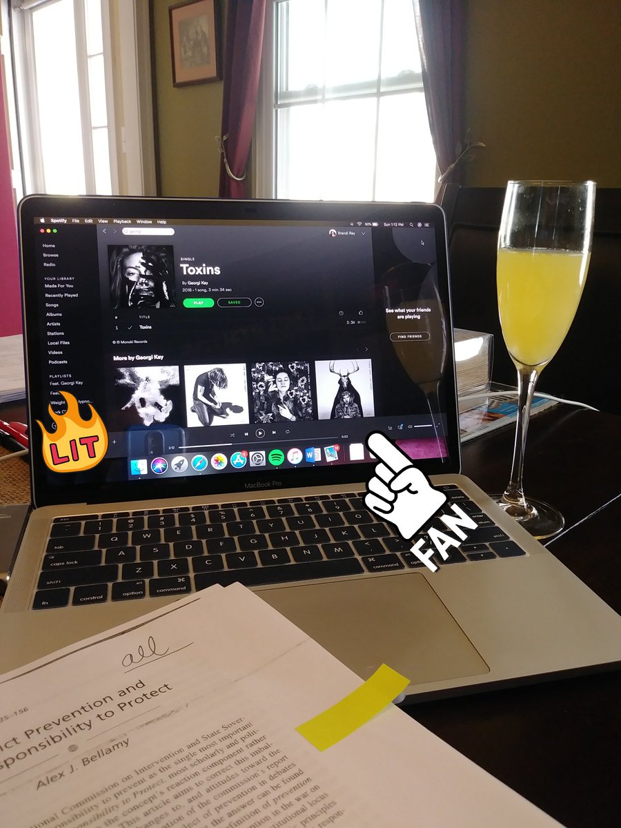 GeorgikayU's tweet photo. Current situation.. @georgikay
#gkdownunda #gktoxins
 #mimosas #idontwanttostudy #fourpointohstudent. https://t.co/R99aIqkuUW