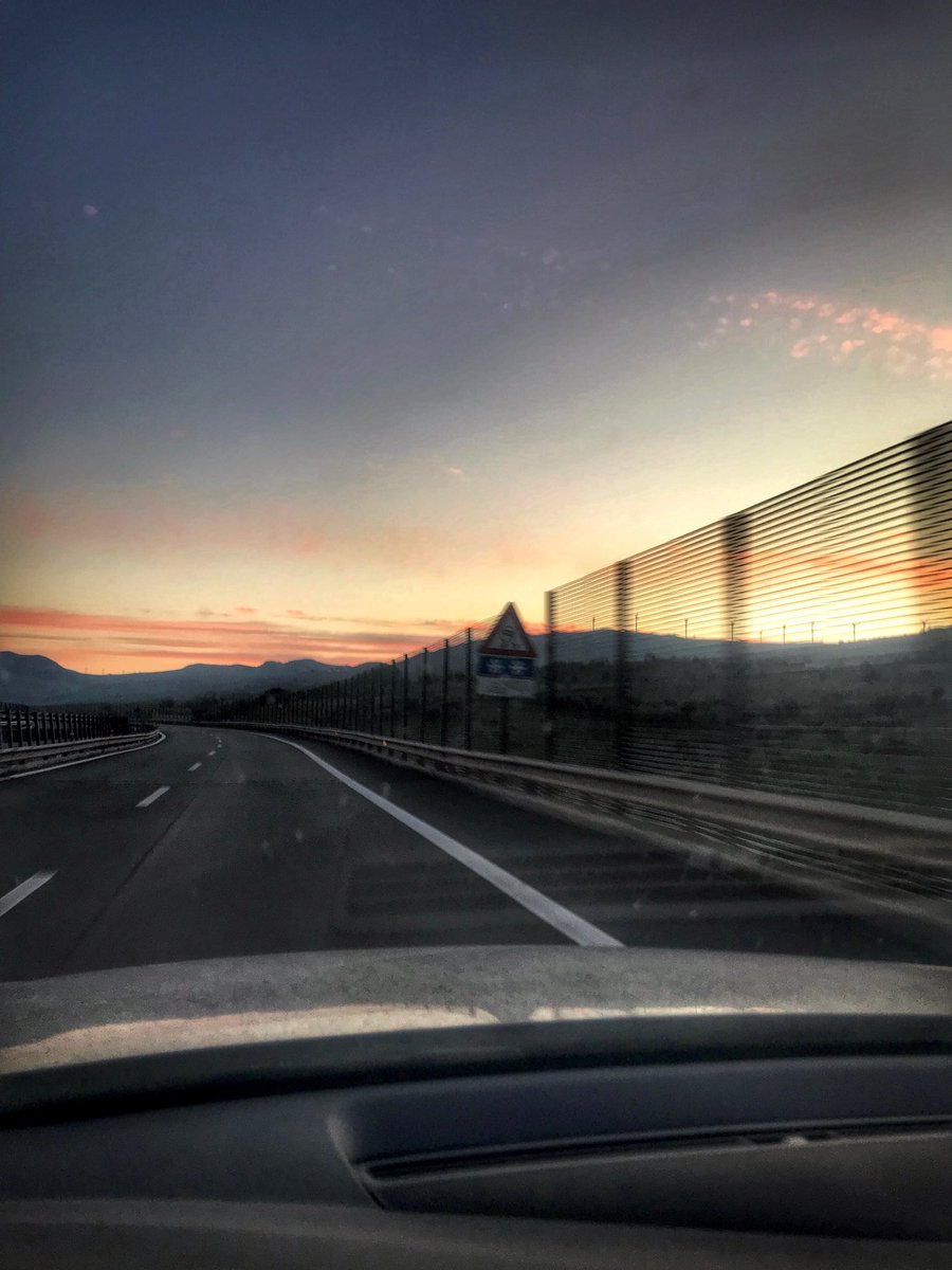 cricowally's tweet photo. Quando tutto scorre veloce ..... paradossalmente appare fermo https://t.co/Uz2fV2AnuK